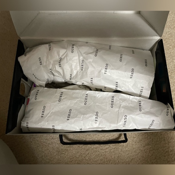 Guess Catchings men’s shoes white/holographic - Picture 14 of 15